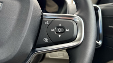 Volvo XC40 2.0 B3P Ultra Dark 5dr Auto Petrol Estate